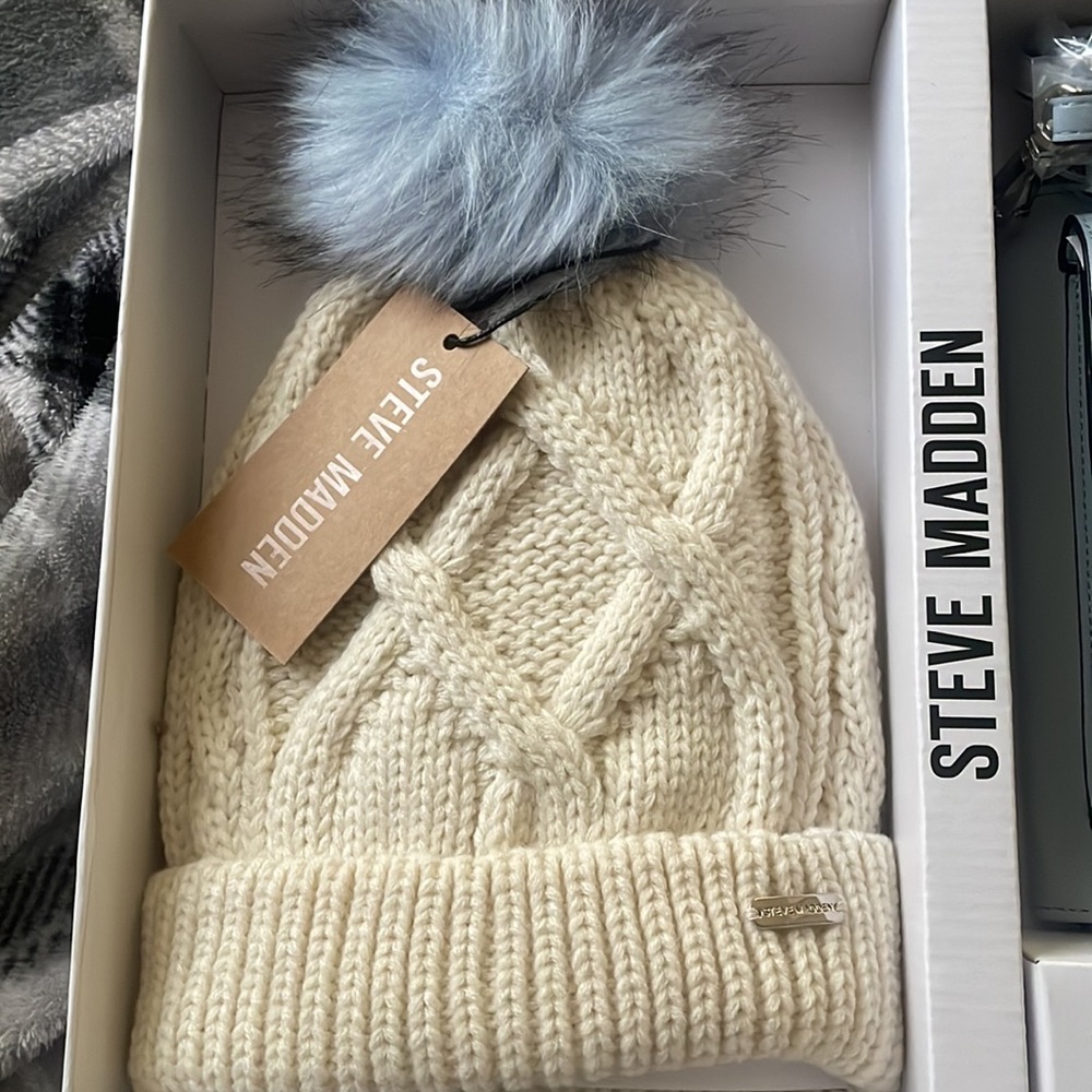 Steve Madden Gift Set - Picture 2 of 4